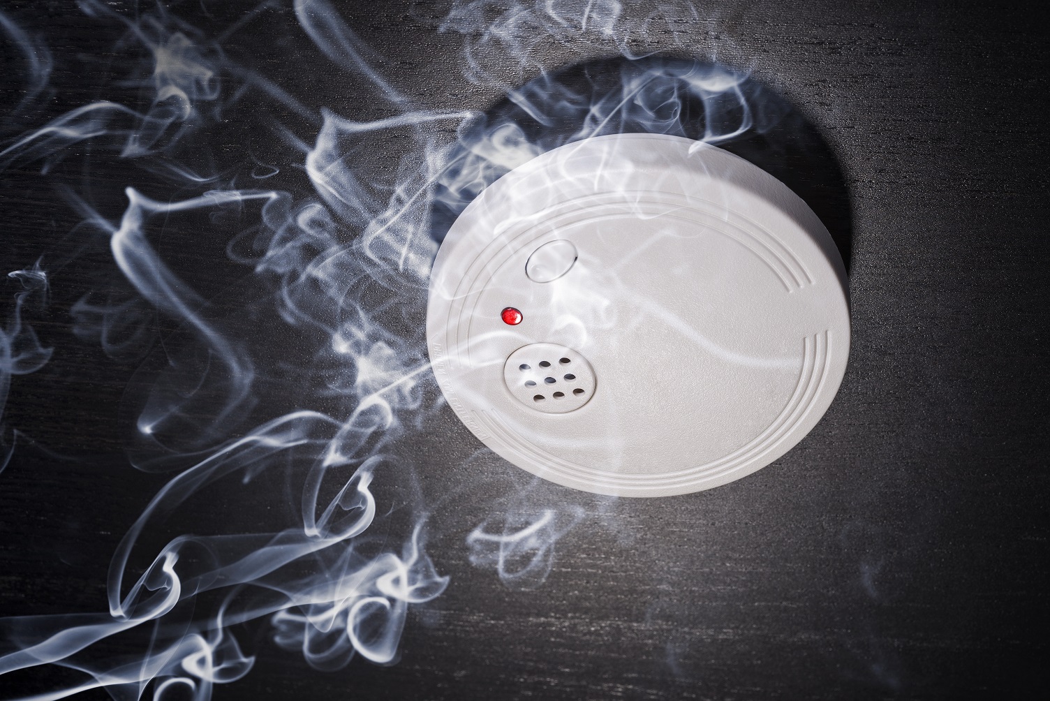 smoke-surrounding-fire-alarm