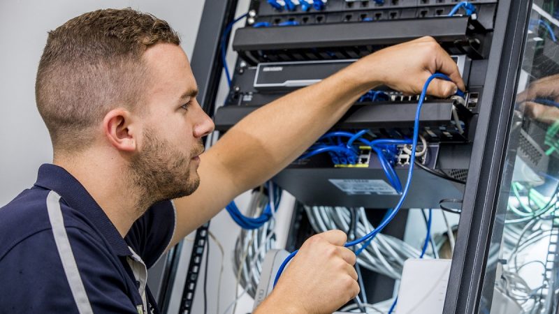 How Data Cabling Experts Help Prevent Downtime & Lost Productivity