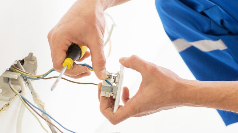 How Much Does An Electrician Charge In Port Macquarie?