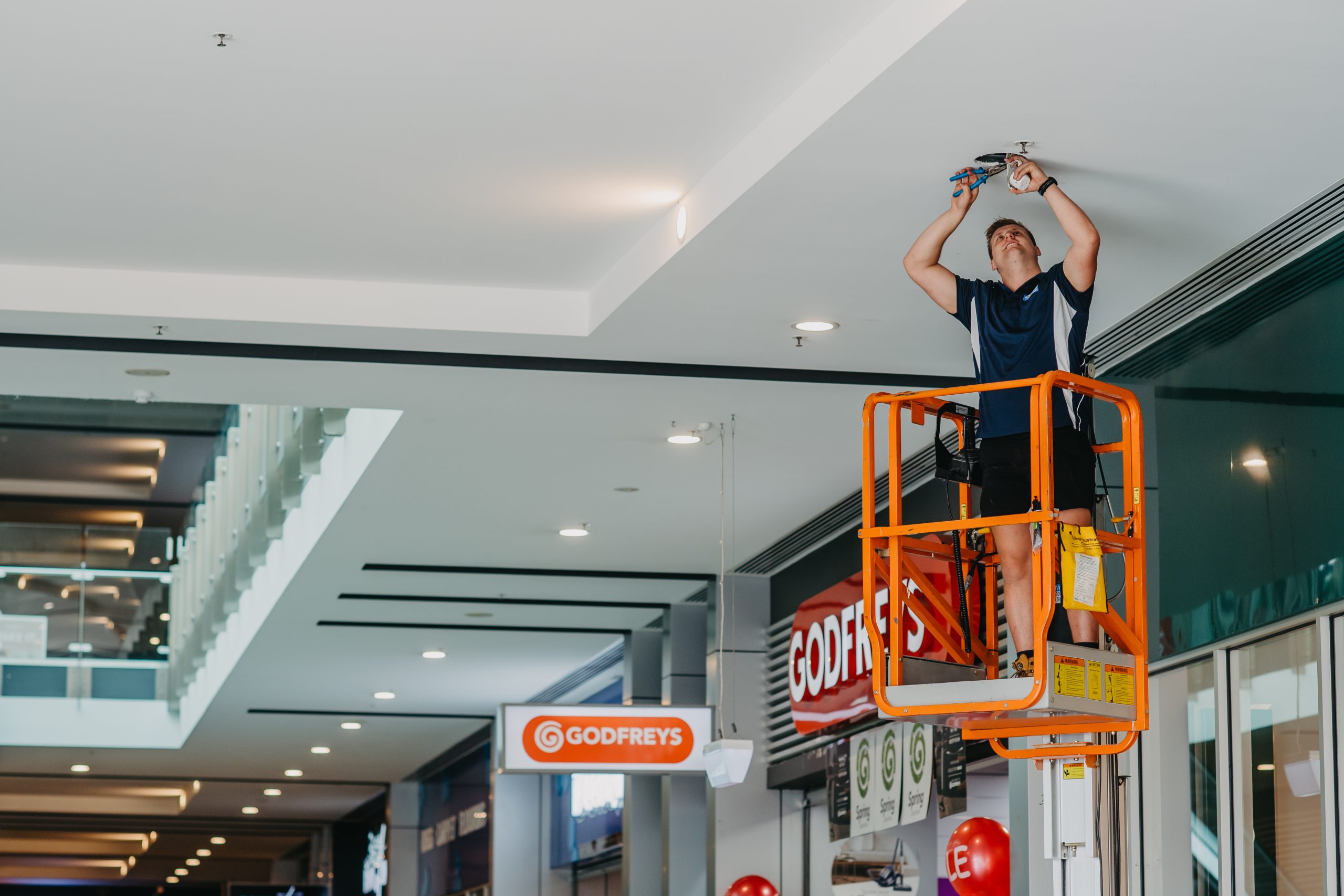 Upgrade your commercial lights to LED for FREE before 2023.