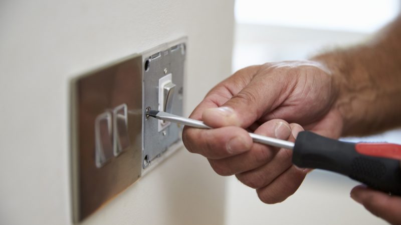 7 Problems That Can Cause Flickering Lights