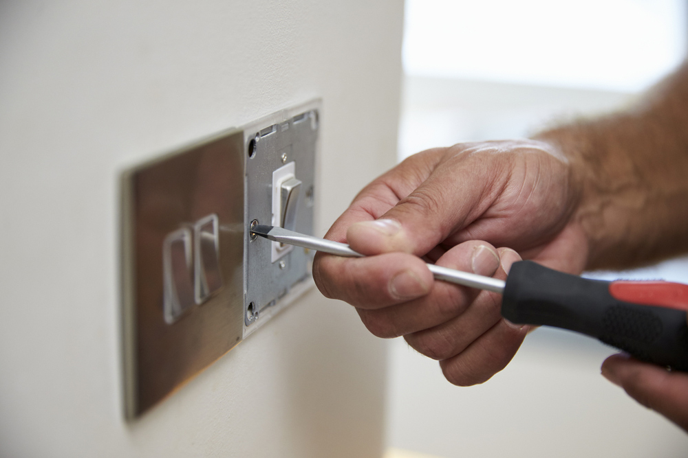 7 Problems That Can Cause Flickering Lights