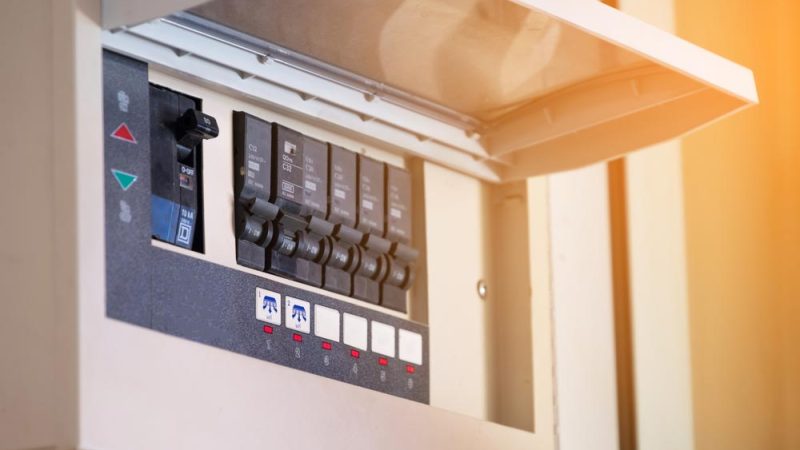 Safety Switches Vs Circuit Breakers: What’s The Difference?