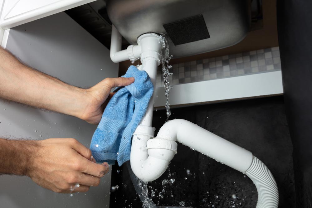 5 Reasons To Call An Emergency Plumber