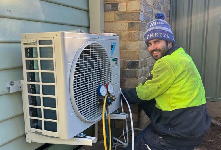 Ceiling Fans Vs Air Conditioning: What’s Best For Your Home?