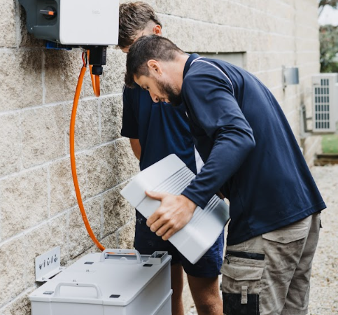 Why 2025 Is the Year to Supercharge Your Solar: Big Battery Discounts Are Coming